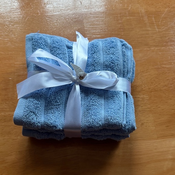 ELLIE Towel Collection Set of 7 NEW Soft Blue Towels - Picture 4 of 8